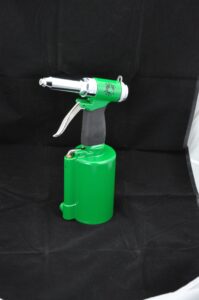 “Air Hydraulic Rivet Gun – 2.4mm to 6.4mm Capacity by HansTools